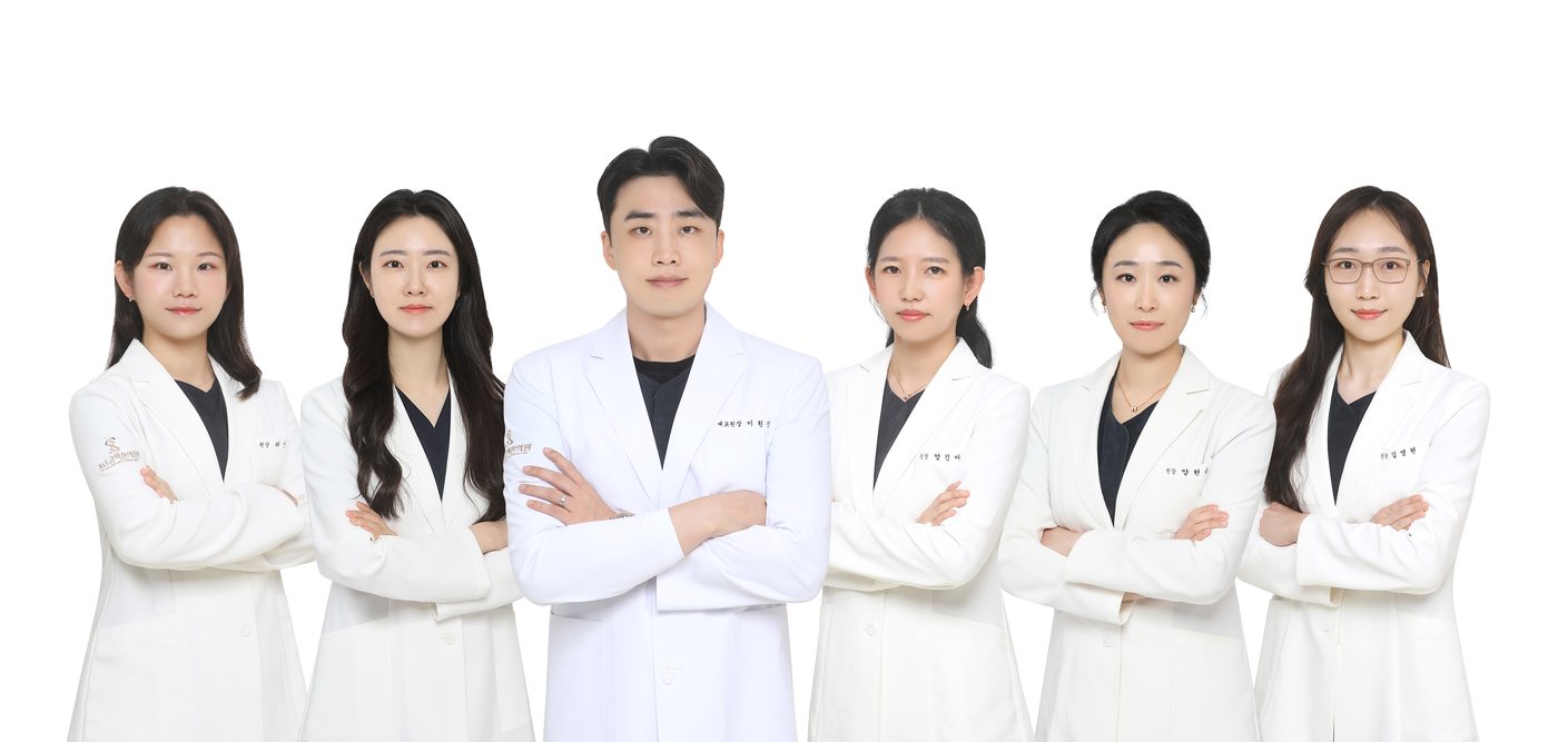 금맥한의원 원장단 6인 단체 사진